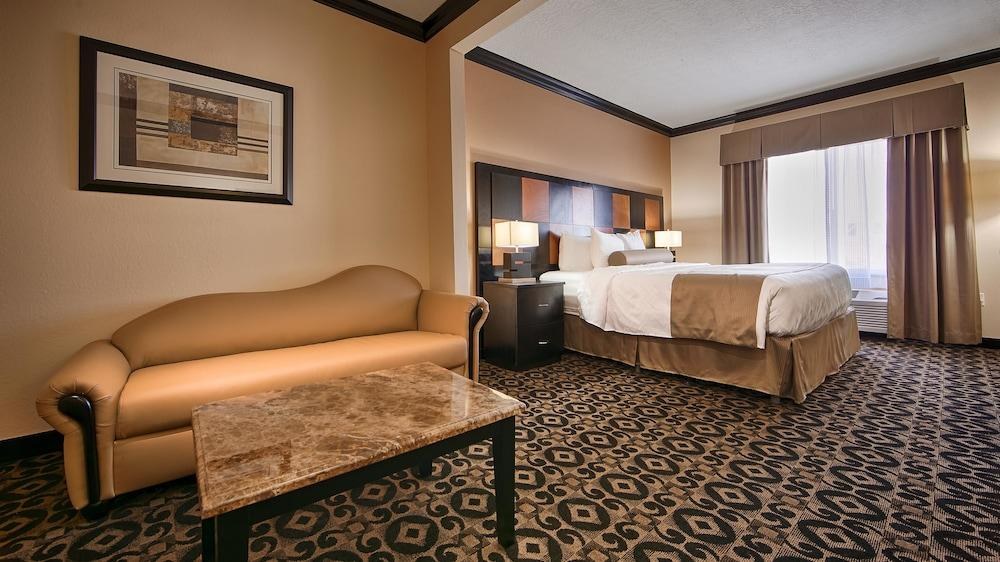 Best Western Plus Airport Inn & Suites photo 2