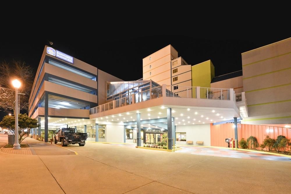 BEST WESTERN PLUS SANDCASTLE BEACHFRONT HOTEL photo 1