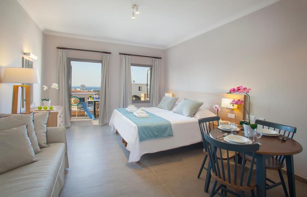 LOUIS ST. ELIAS RESORT & WATERPARK