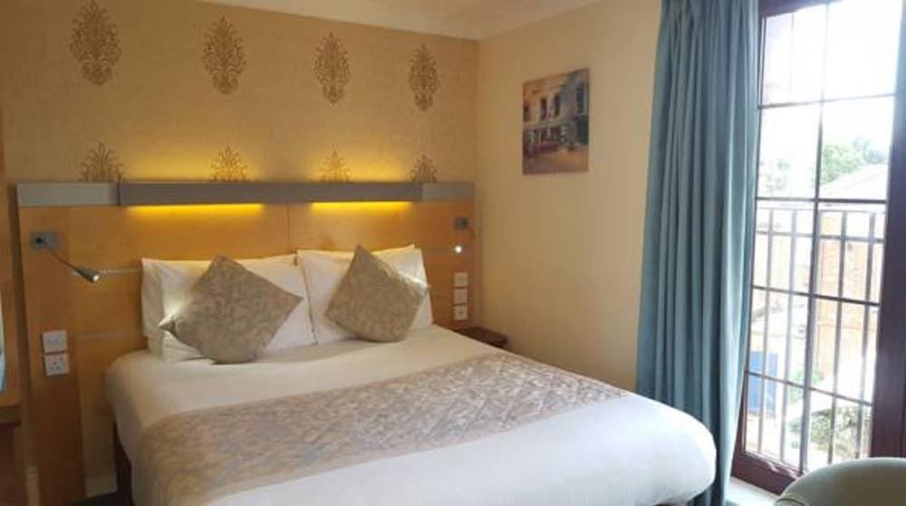 Sure Hotel by Best Western Birmingham South photo 2