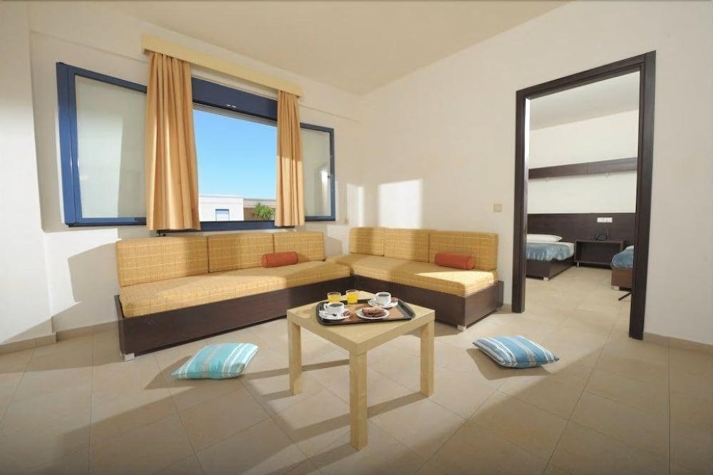 Meropi Hotel and Apartments photo 4