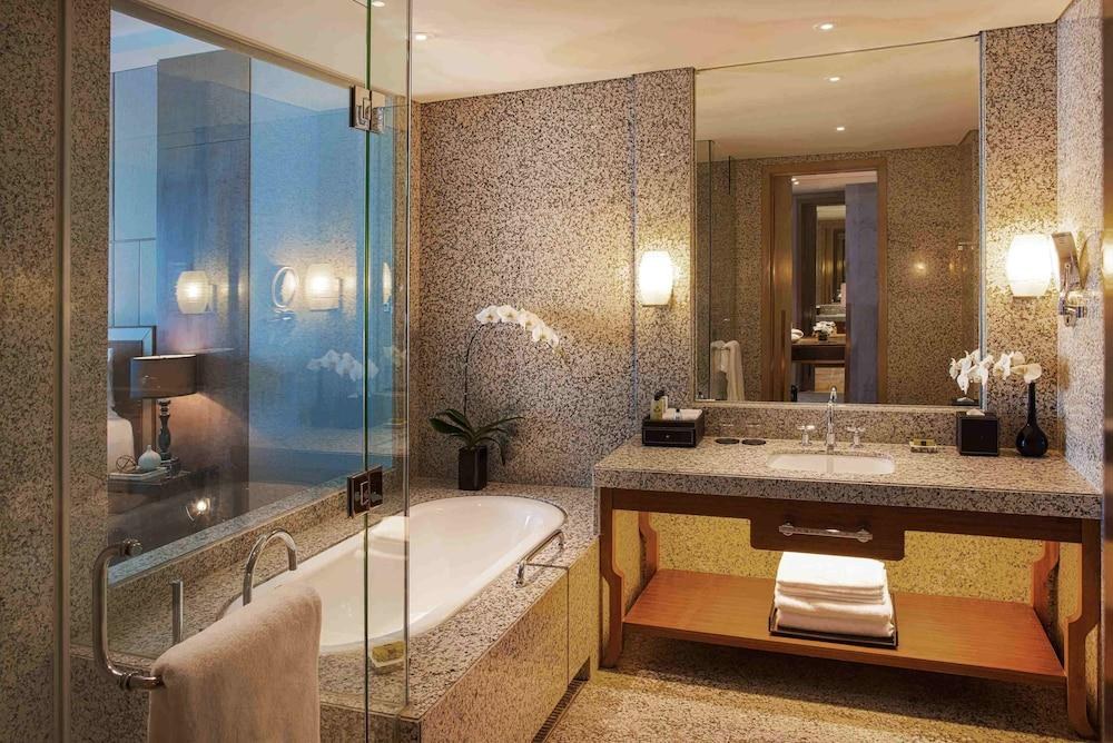 InterContinental Hanoi Landmark72 by IHG photo 3