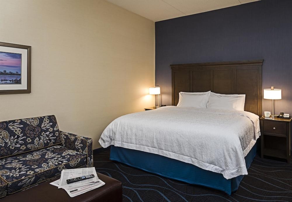 Hampton Inn by Hilton Ottawa Airport photo 4