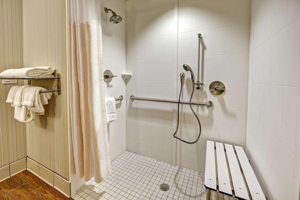 Hilton Garden Inn Nashville Downtown/Convention Center photo 2