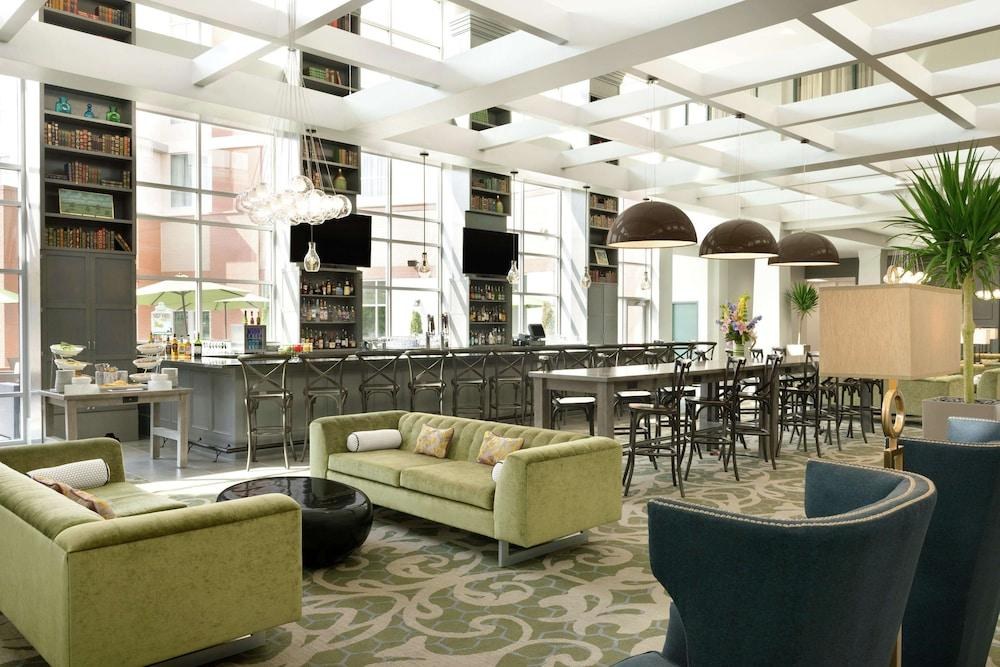 EMBASSY SUITES BY HILTON CHARLOTTE AYRSLEY photo 3