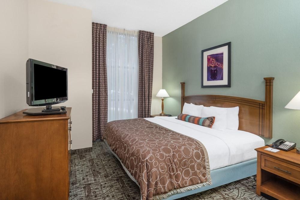 STAYBRIDGE SUITES MEMPHIS-POPLAR AVE EAST photo 4