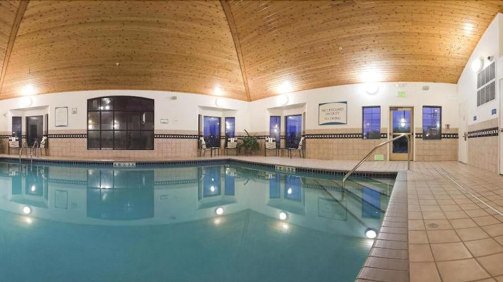 STAYBRIDGE SUITES MPLS-MAPLE GROVE/ARBOR LAKES photo 2