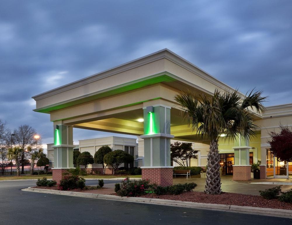 HOLIDAY INN LUMBERTON NORTH - I-95 photo 3