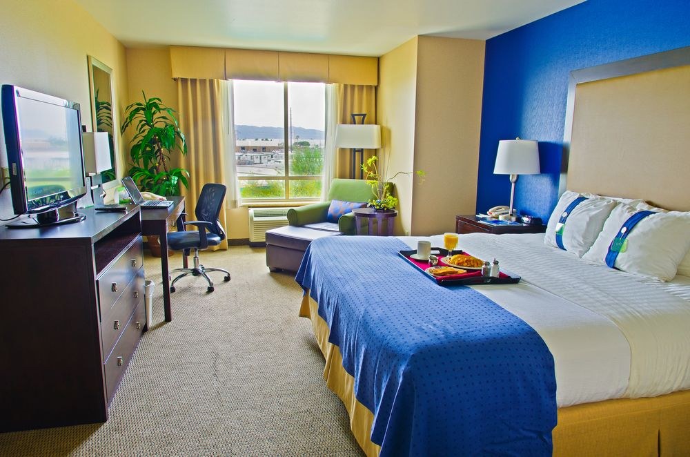 HOLIDAY INN HOTEL & SUITES PHOENIX AIRPORT