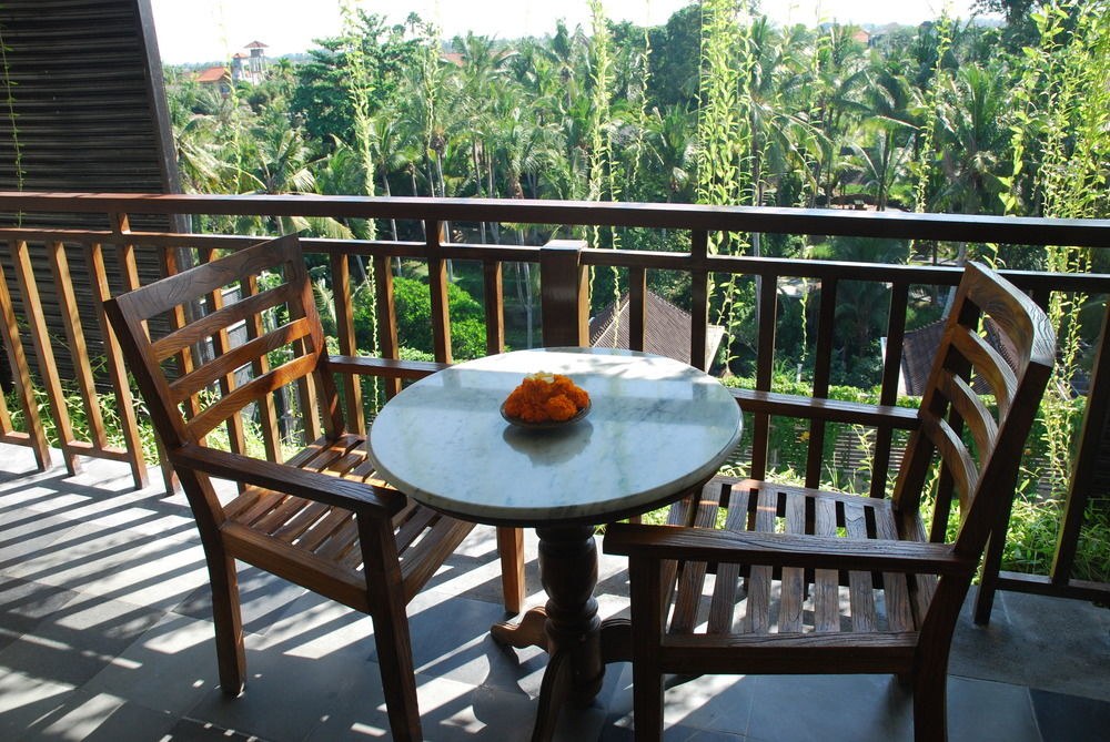 Ubud Village Hotel photo 1