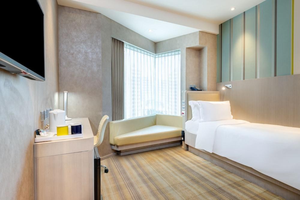HOLIDAY INN EXPRESS HONG KONG MONGKOK photo 2