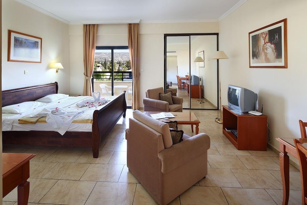 PANARETI CORAL BAY photo 3