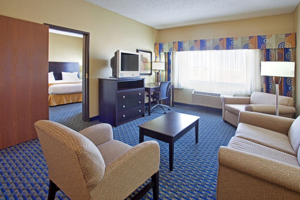 HOLIDAY INN EXPRESS & SUITES PHOENIX/CHANDLER