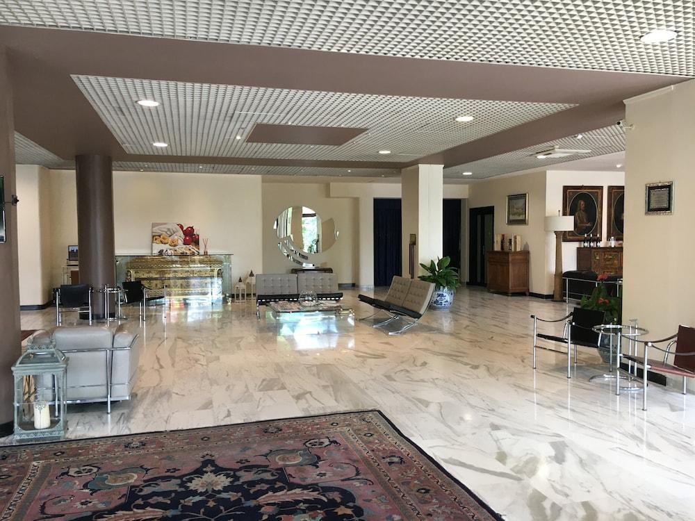 HOTEL SACCARDI photo 2