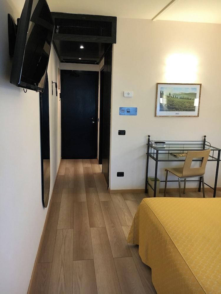 HOTEL SACCARDI photo 4