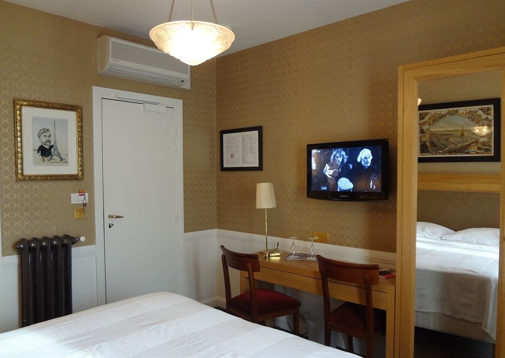 Hotel Le Cercle Tour Eiffel photo 2