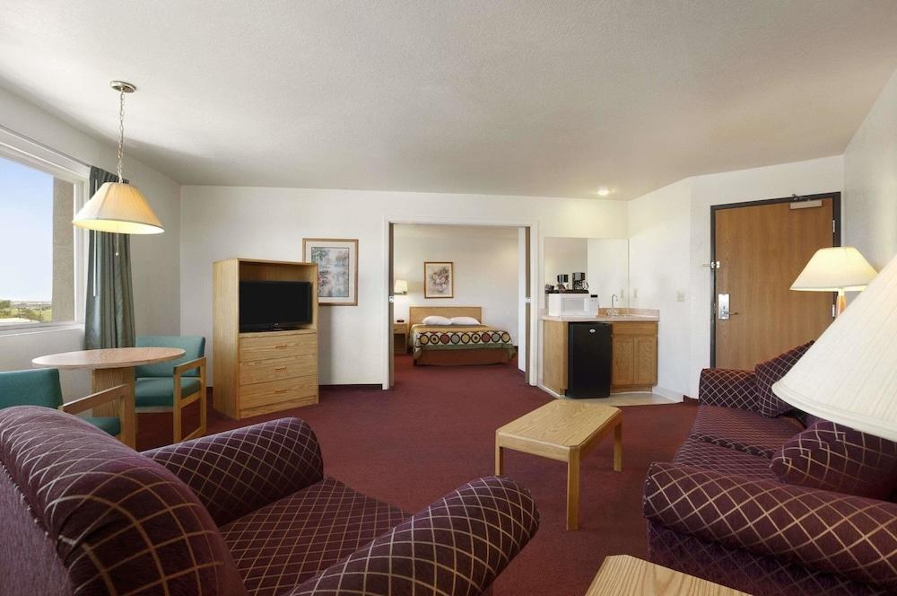 Super 8 by Wyndham Austin North/University Area photo 3