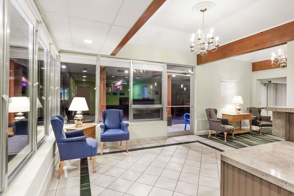 Days Inn by Wyndham Albany SUNY