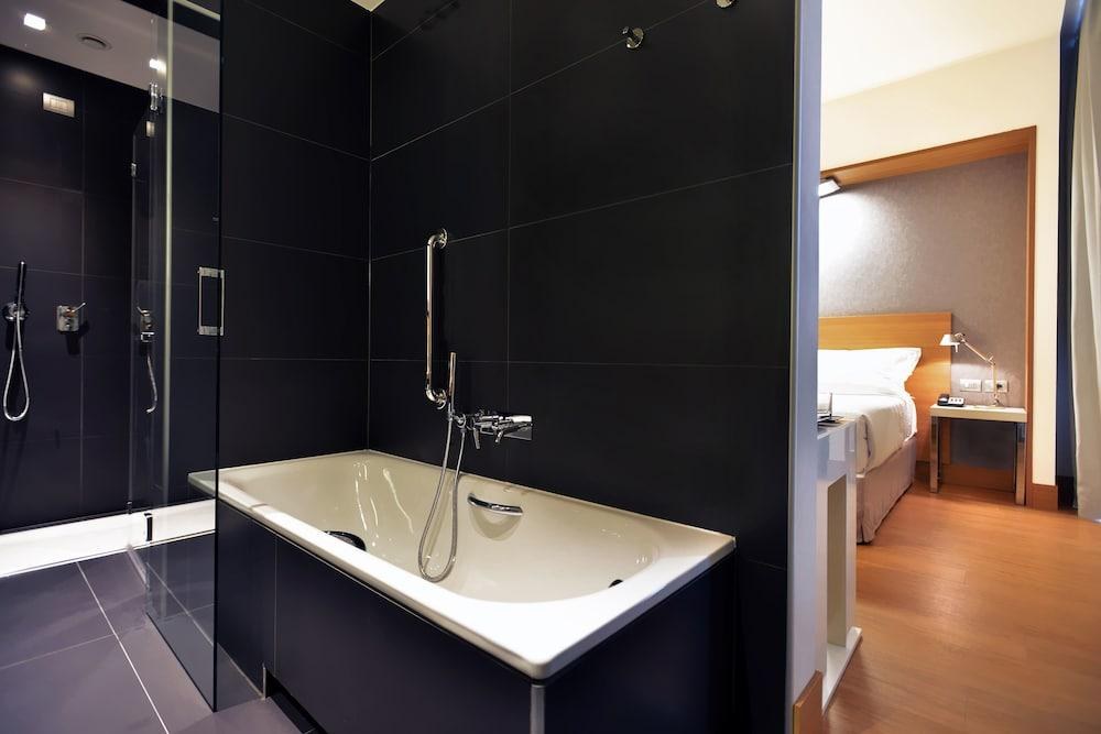 HILTON GARDEN INN MILAN NORTH photo 2