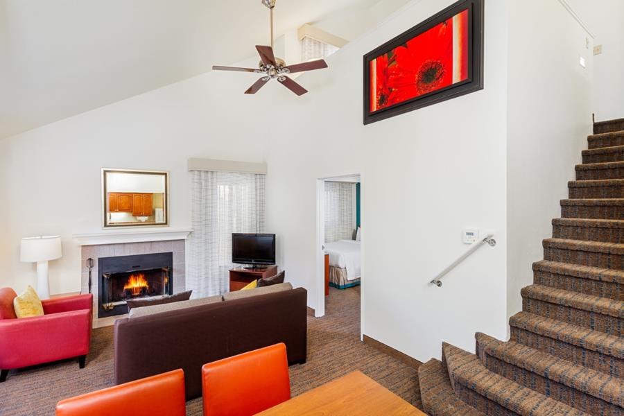 CLEMENTINE HOTEL & SUITES ANAHEIM photo 3