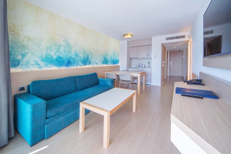 APARTHOTEL FONTANELLAS PLAYA photo 1