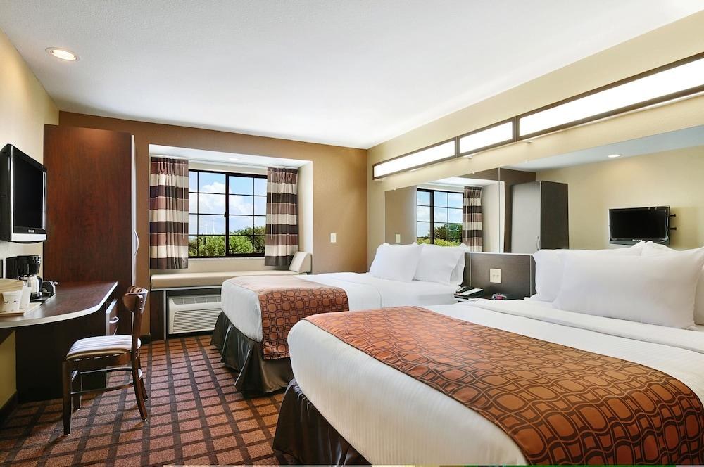 Microtel Inn And Suites By Wyndham Austin Airport photo 2
