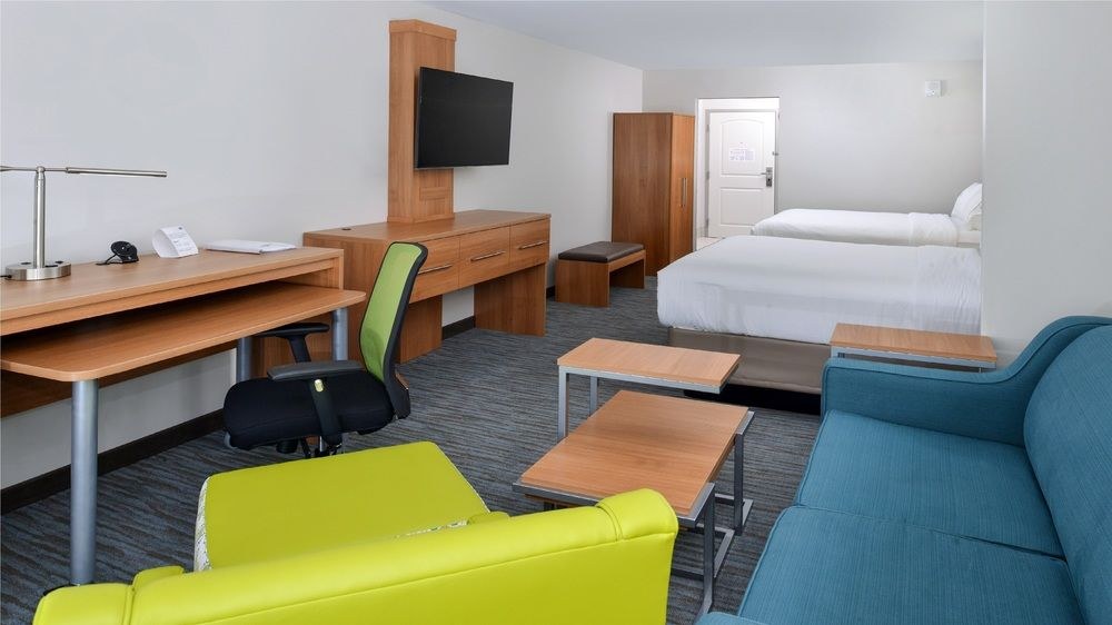 Holiday Inn Express & Suites Lexington Midtown - I-75