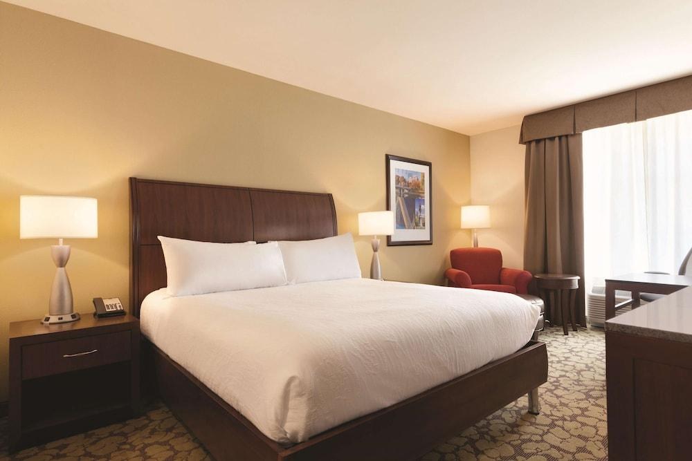 Hilton Garden Inn Boston Logan Airport photo 2