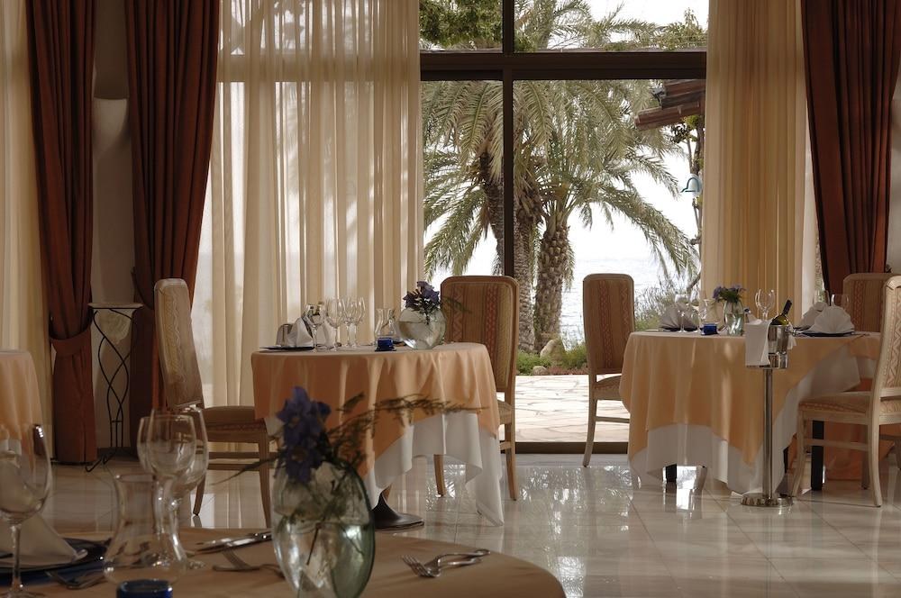 CORAL BEACH HOTEL & RESORT photo 3