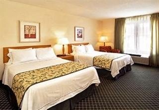 FAIRFIELD INN & SUITES BY MARRIOTT NEAR UNIVERSAL ORLANDO photo 2