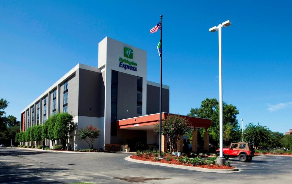 HOLIDAY INN EXPRESS TALLAHASSEE - I-10 E photo 2