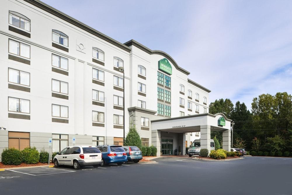 Wingate By Wyndham Charlotte Airport I-85/I-485 photo 2