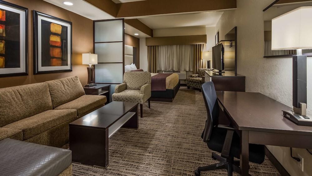 Best Western Plus Lackland Hotel & Suites photo 2