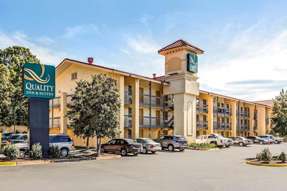 Quality Inn & Suites Charlotte Airport photo 3