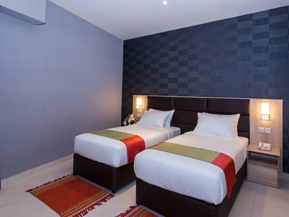 FLORIDA SQUARE HOTEL (FORMERLY KNOWN FLORA SQUARE HOTEL DUBAI)
