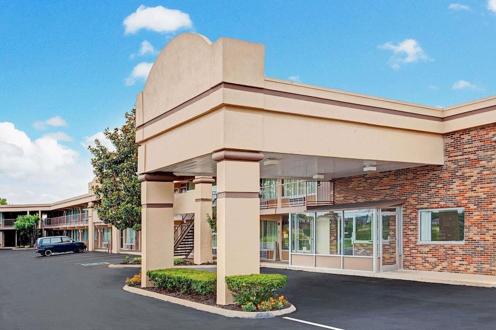 Days Inn by Wyndham Clarksville TN photo 4
