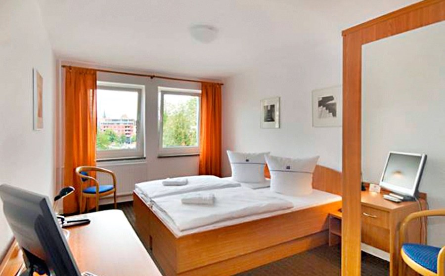 DIETRICH-BONHOEFFER-HAUS photo 3