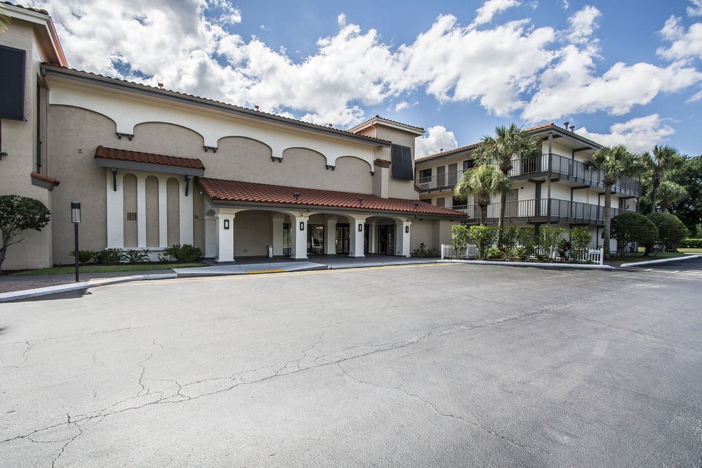 QUALITY INN & SUITES BY THE PARKS