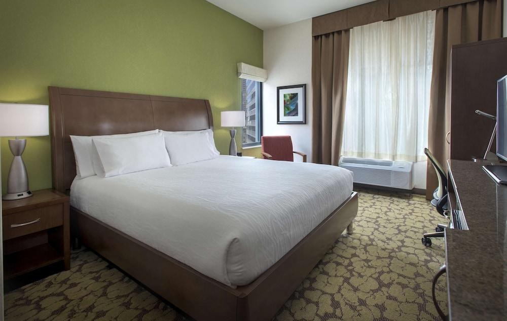 Hilton Garden Inn Chicago Downtown Riverwalk photo 3