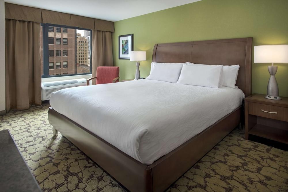 Hilton Garden Inn Chicago Downtown Riverwalk photo 4
