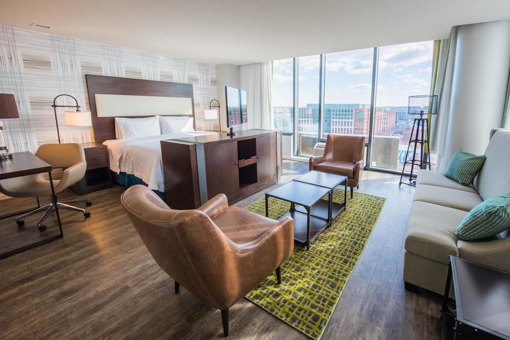 HAMPTON INN & SUITES WASHINGTON DC-NAVY YARD photo 1