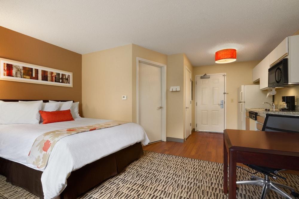 MAINSTAY SUITES CHARLOTTE - EXECUTIVE PARK photo 4