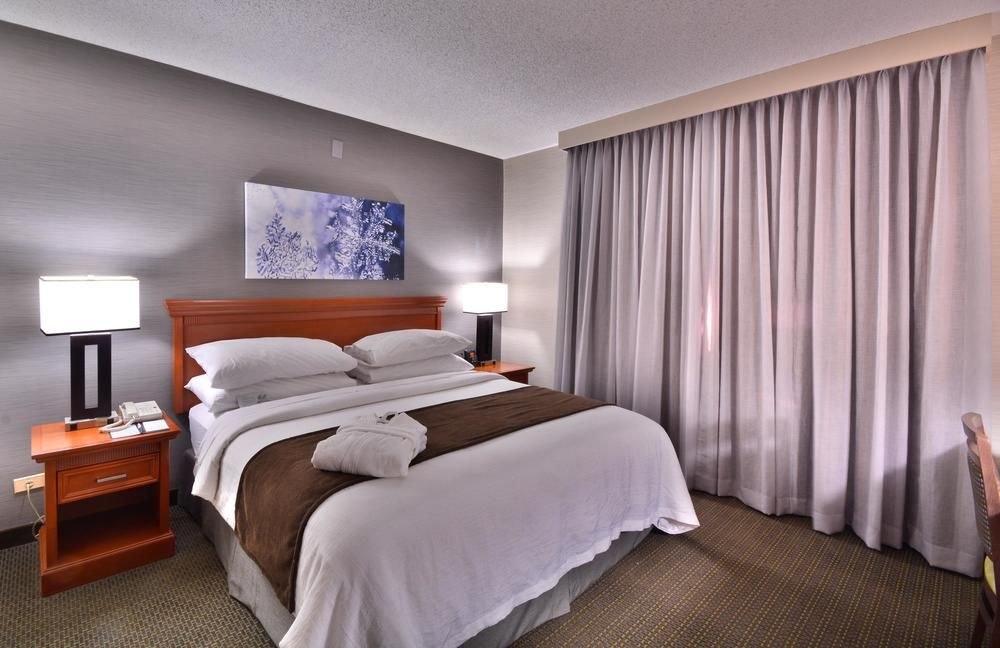 Embassy Suites by Hilton Denver Central Park photo 1