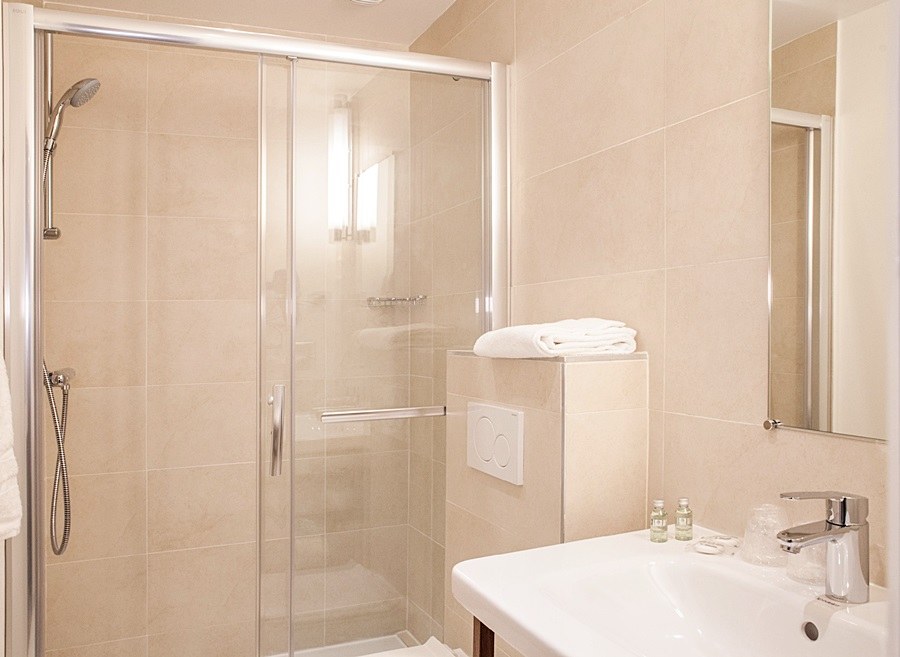 COMFORT SIXTEEN MONTROUGE photo 3
