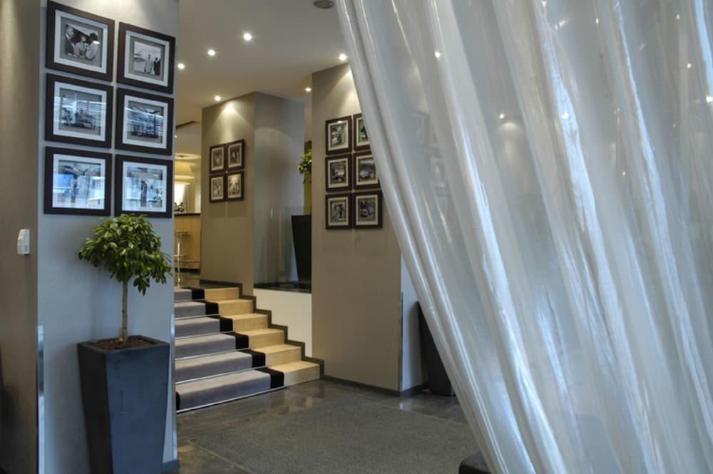 AUTEUIL MANOTEL photo 2