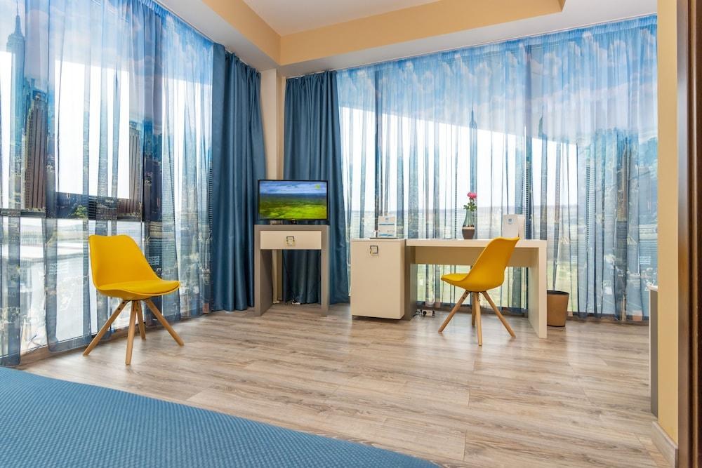 WEST CITY HOTEL photo 2