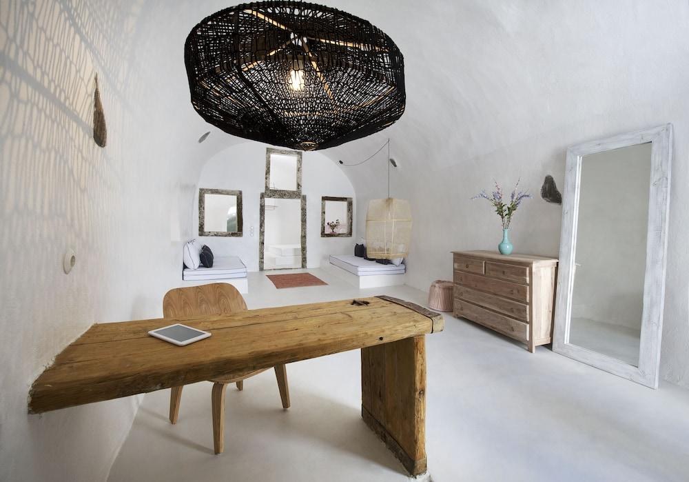 SOPHIA LUXURY SUITES photo 4