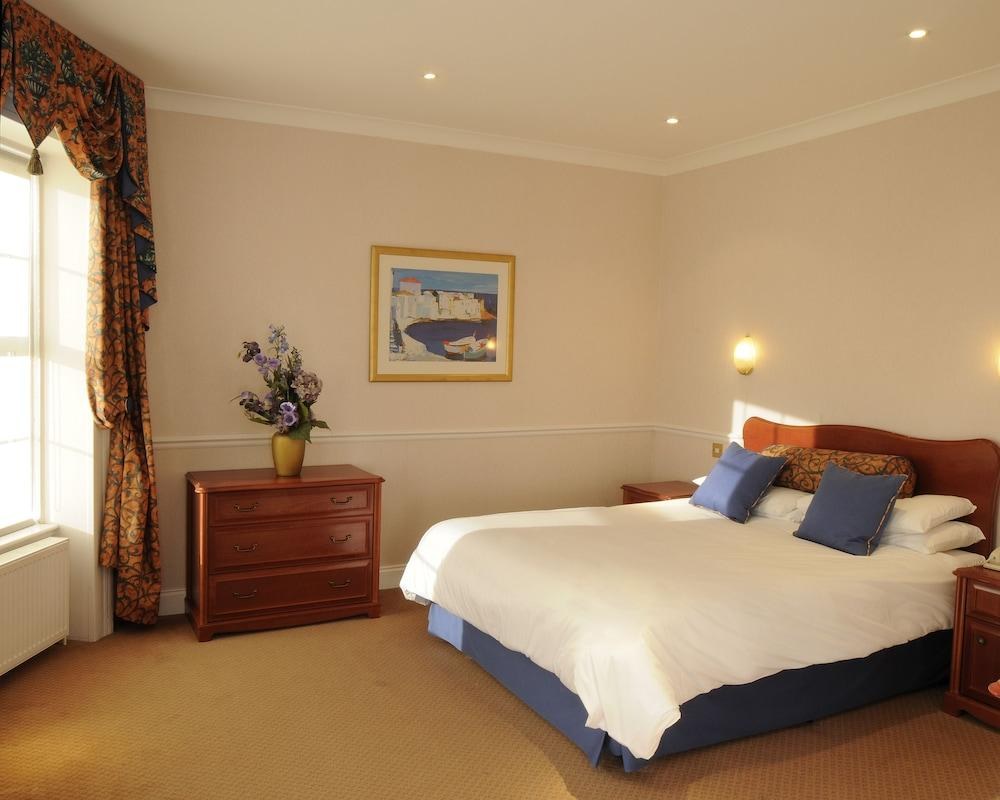 THE BROMLEY COURT HOTEL photo 2