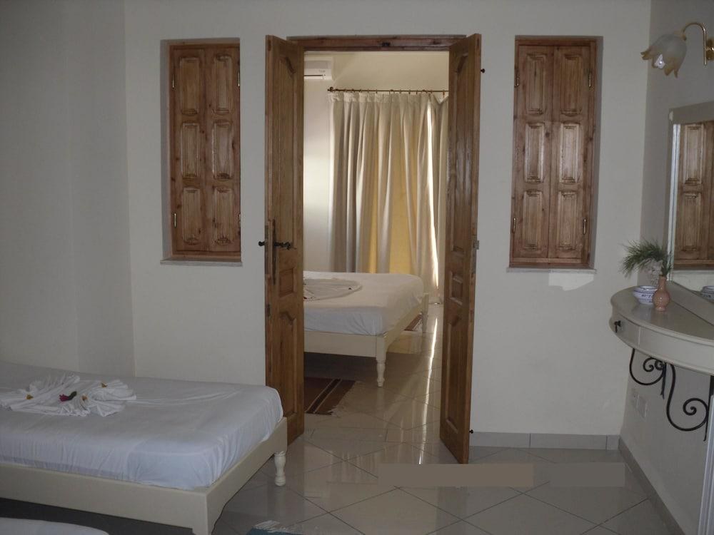 RESIDENCE ROMANE photo 4