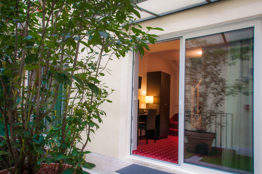 Hôtel Des Deux Avenues photo 3